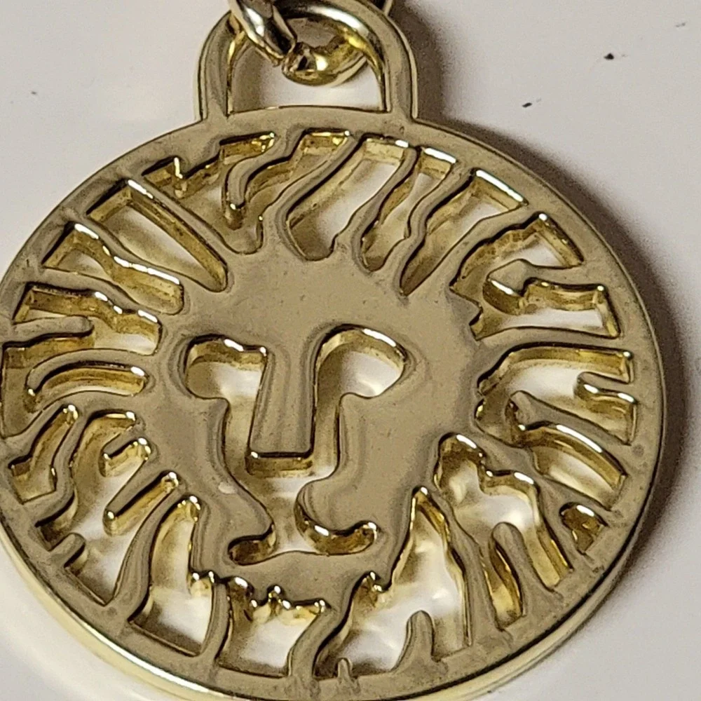 Anne Klein Lion Purse Charm Keychain Goldtone Metal Logo Leather Strap Clip